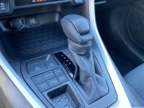 Certified 2025 Toyota RAV4 LE image 36