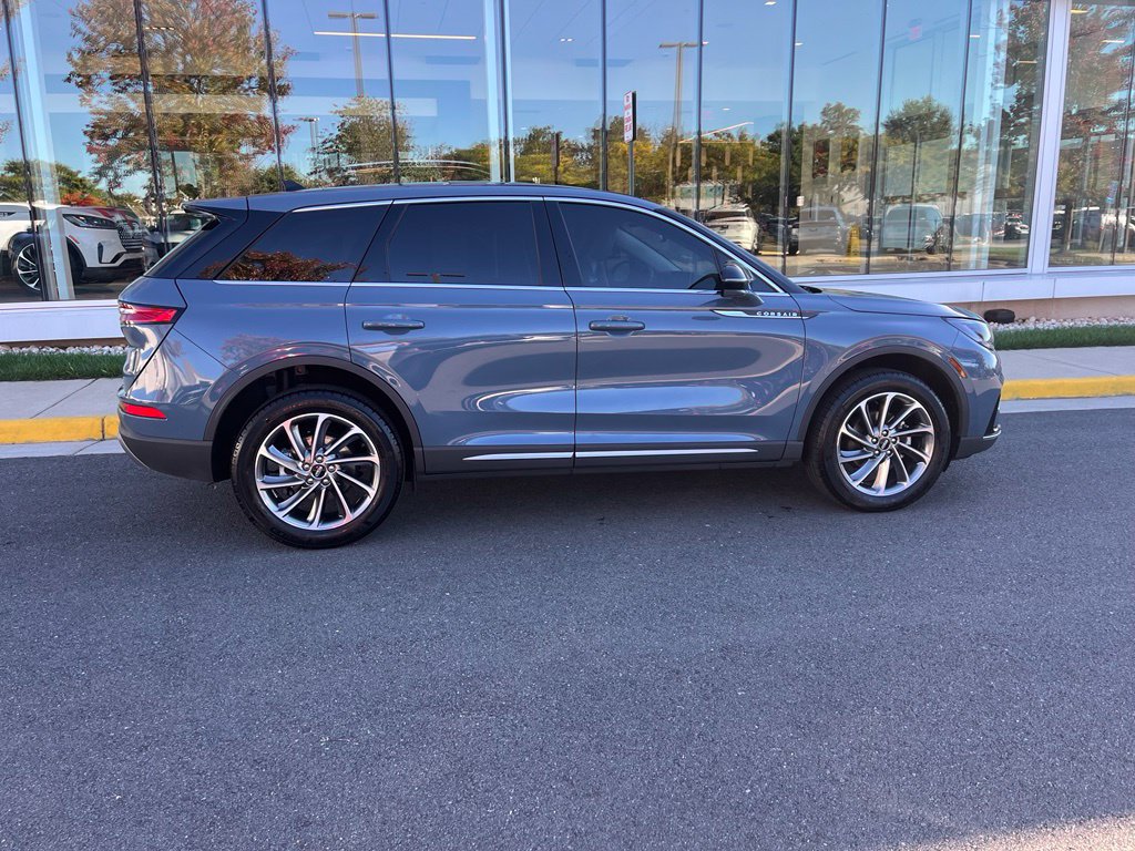 Used 2024 Lincoln Corsair AWD w/ Equipment Group 101A image 9
