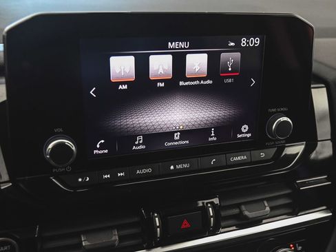 Used 2023 Nissan Pathfinder SV AWD/4WD image 17