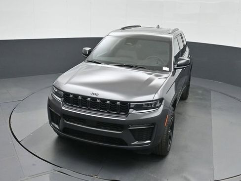 New 2026 Jeep Grand Cherokee Limited w/ Limited Altitude Package AWD/4WD image 36