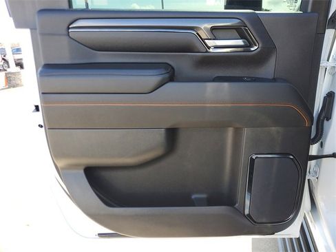 Used 2024 GMC Sierra 2500 AT4 w/ AT4 Premium Plus Package image 14