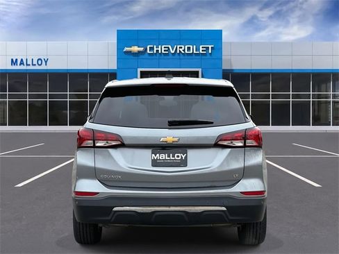 Used 2023 Chevrolet Equinox LT image 3
