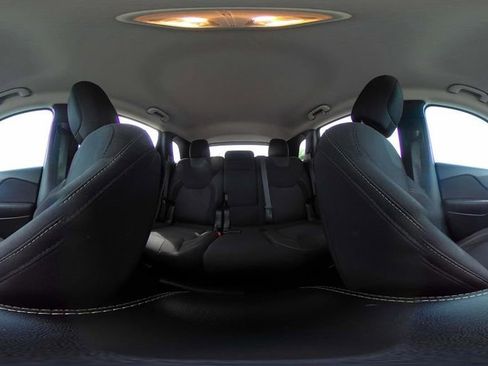 Used 2016 Jeep Cherokee Latitude AWD/4WD image 26