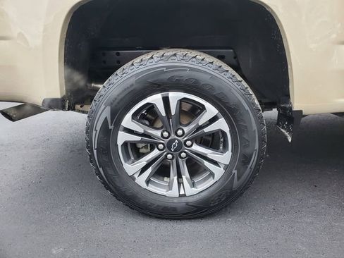 Used 2022 Chevrolet Colorado Z71 image 9