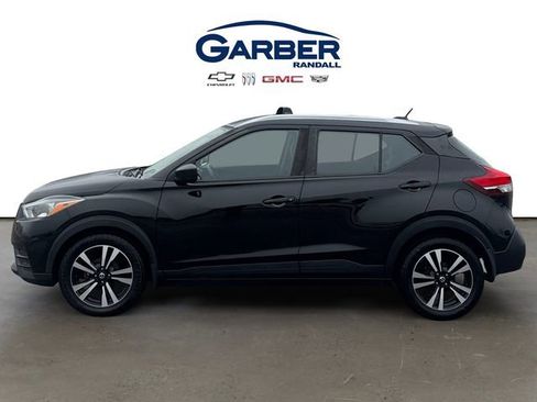 Used 2018 Nissan Kicks SV w/ Exterior Package image 2
