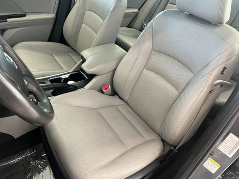 Used 2013 Honda Accord Touring image 10