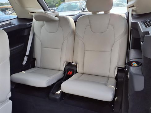 Certified 2025 Volvo XC90 T8 Plus w/ Protection Package Premier AWD/4WD image 20