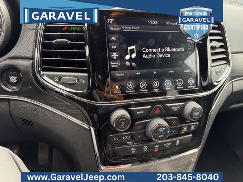 Used 2020 Jeep Grand Cherokee Limited image 3