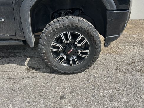 Used 2022 GMC Sierra 2500 AT4 w/ AT4 Preferred Package image 14