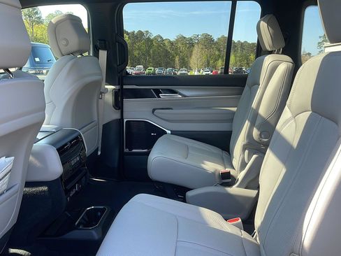 New 2026 Jeep Grand Wagoneer Limited AWD/4WD image 25