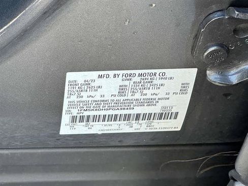 Used 2023 Ford Explorer XLT AWD/4WD image 33