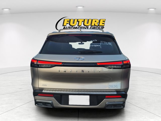 Used 2023 INFINITI QX60 Sensory w/ Vision Package AWD/4WD image 4