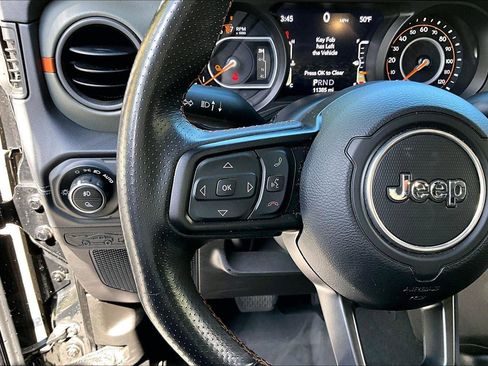 Used 2024 Jeep Gladiator Mojave w/ Safety Group AWD/4WD image 19