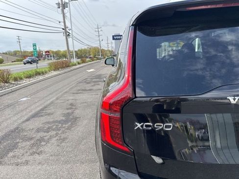 Used 2025 Volvo XC90 B6 Plus AWD/4WD image 9