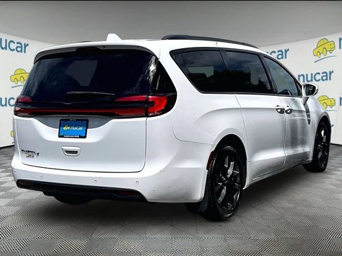 Used 2021 Chrysler Pacifica Touring-L w/ S Appearance Package FWD image 6