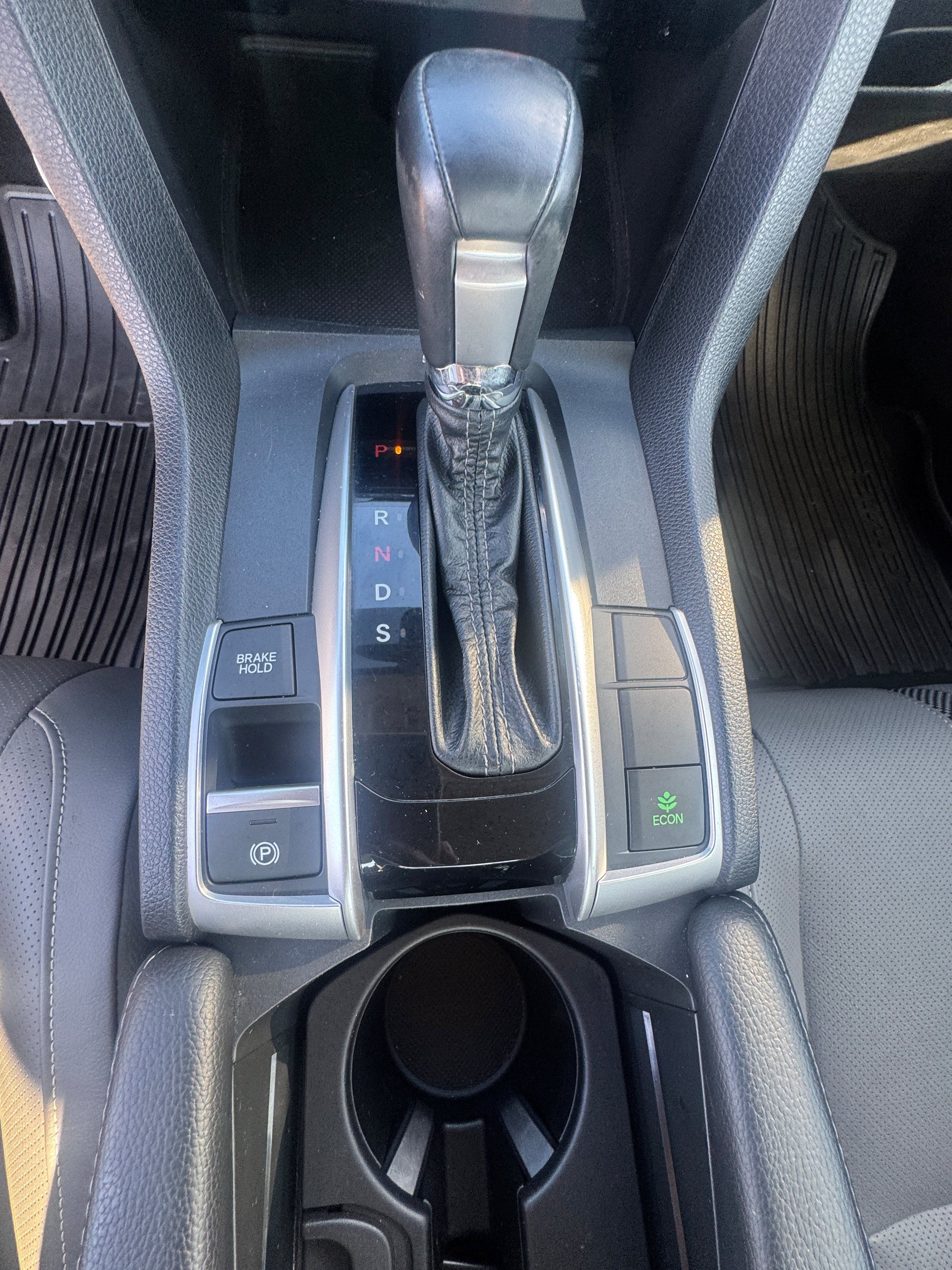 Used 2019 Honda Civic Touring image 10