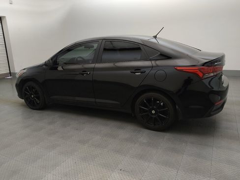 Used 2022 Hyundai Accent SE FWD image 3
