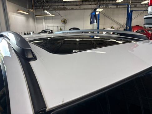 Used 2017 Toyota RAV4 XLE FWD image 4