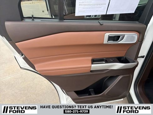 Used 2022 Ford Explorer King Ranch w/ Premium Technology Package image 37