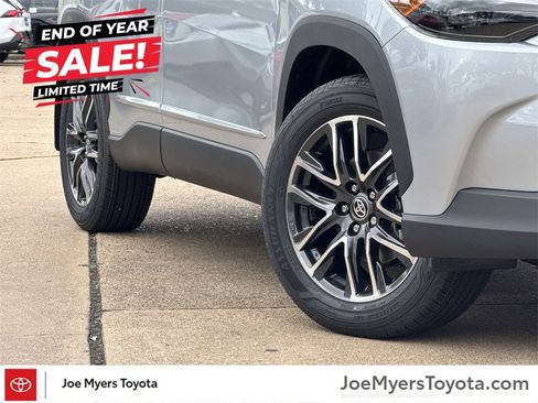 New 2026 Toyota Corolla Cross XLE image 3