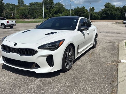 Used 2019 Kia Stinger GT2 RWD image 1