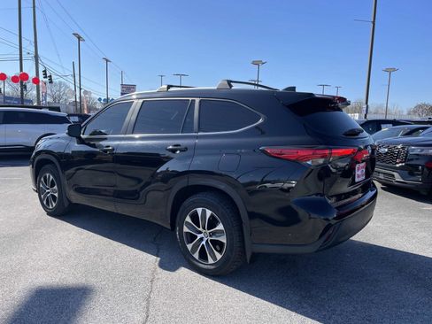 Used 2023 Toyota Highlander L image 6