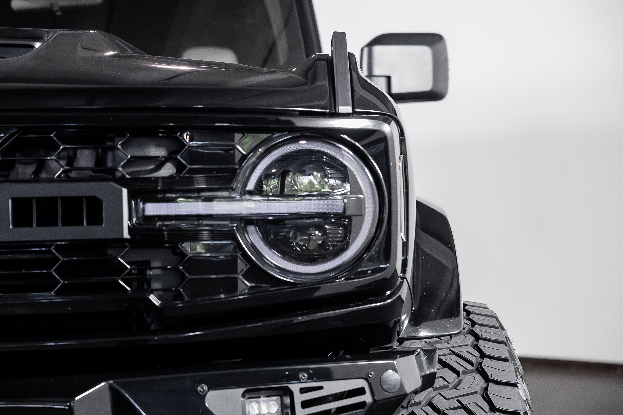 Used 2025 Ford Bronco 2-Door AWD/4WD image 5