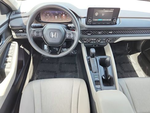 Used 2023 Honda Accord EX image 17
