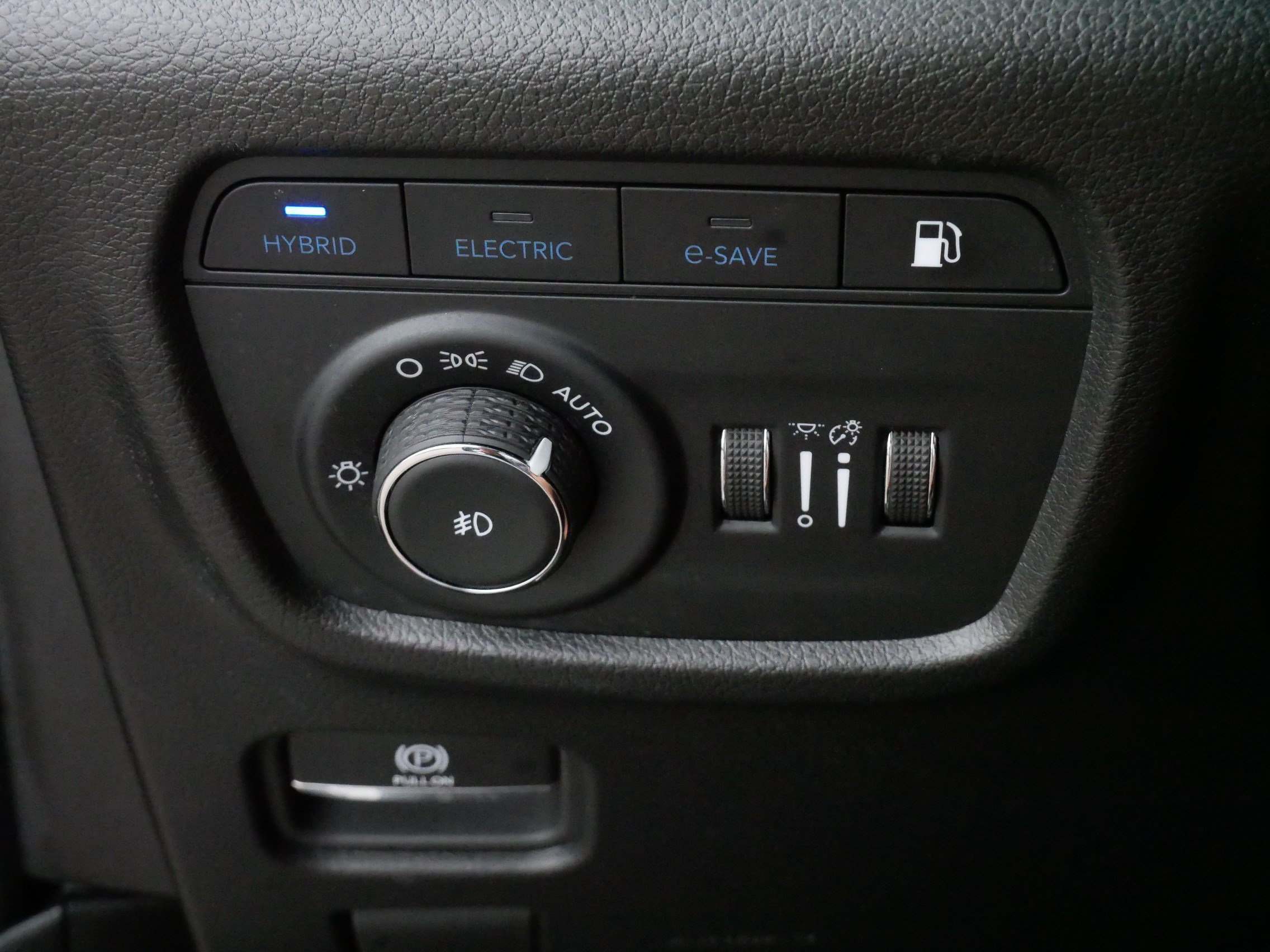 Used 2023 Jeep Grand Cherokee Overland w/ Luxury Tech Group IV AWD/4WD image 26