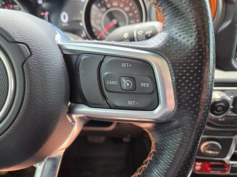Certified 2020 Jeep Gladiator Mojave AWD/4WD image 34