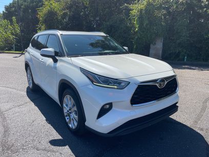 Used 2021 Toyota Highlander Limited