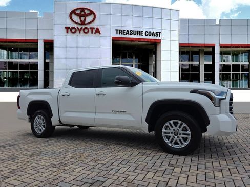 Used 2025 Toyota Tundra SR5 w/ SR5 Premium Package AWD/4WD image 1