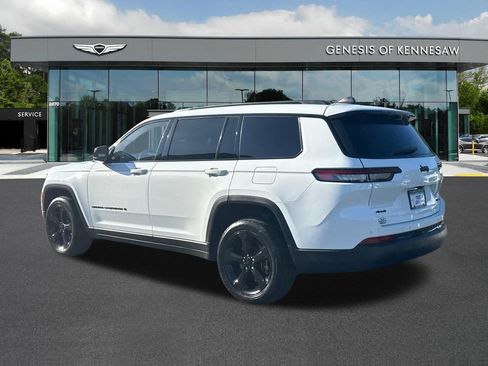 Used 2024 Jeep Grand Cherokee L Limited w/ Black Appearance Package AWD/4WD image 5