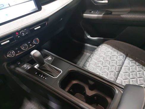 Certified 2025 Nissan Kicks SV image 24