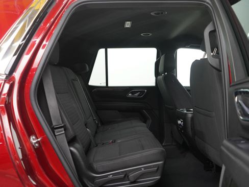 Used 2023 GMC Yukon SLE image 13