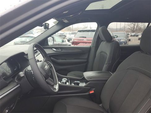 New 2025 Jeep Grand Cherokee L Laredo w/ Luxury Tech Group I image 19