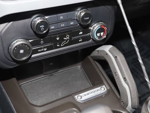 Used 2024 Ford Bronco Big Bend image 27