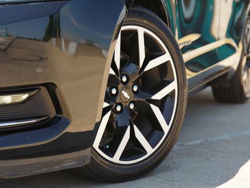 Used 2017 Chevrolet Impala Premier FWD image 13