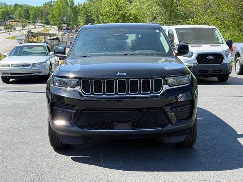 Used 2022 Jeep Grand Cherokee Laredo w/ Luxury Tech Group I RWD image 9