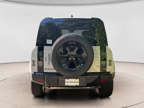 New 2026 Land Rover Defender 110 S AWD/4WD image 4