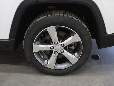 Used 2021 Jeep Grand Cherokee L Limited w/ Luxury Tech Group II image 53