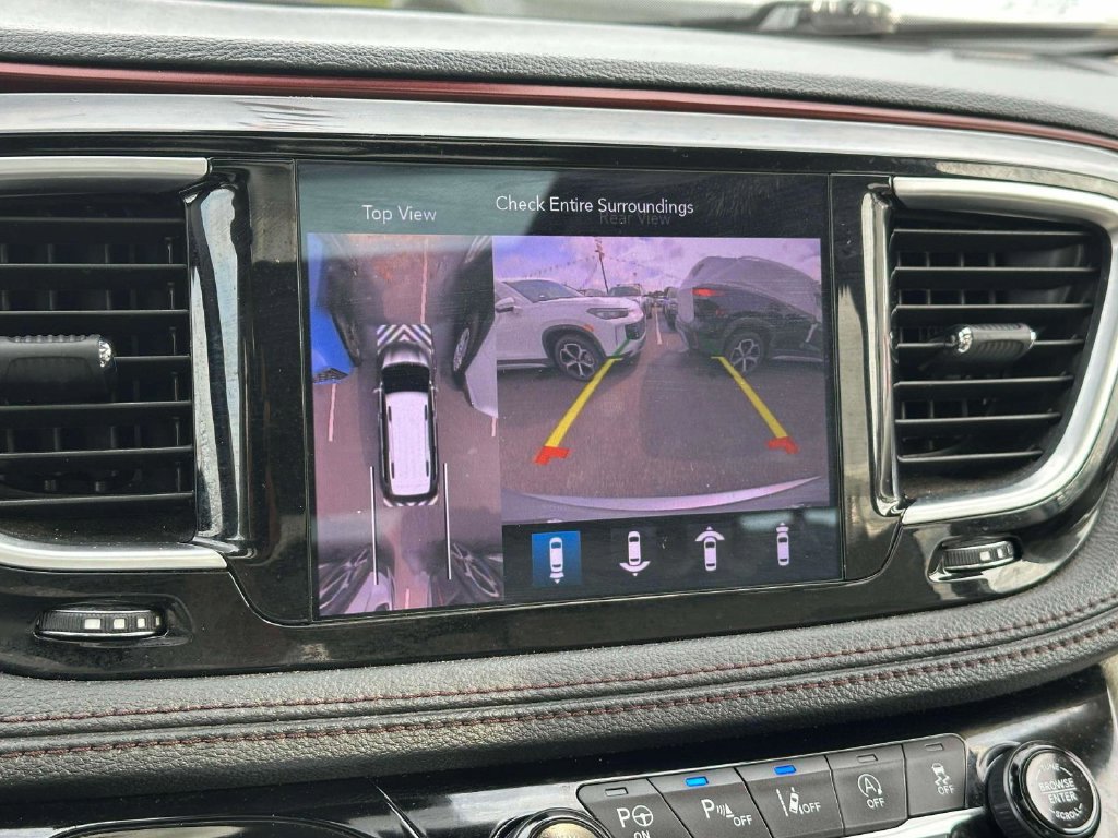 Used 2020 Chrysler Pacifica Limited w/ Advanced Safetytec Group FWD image 27