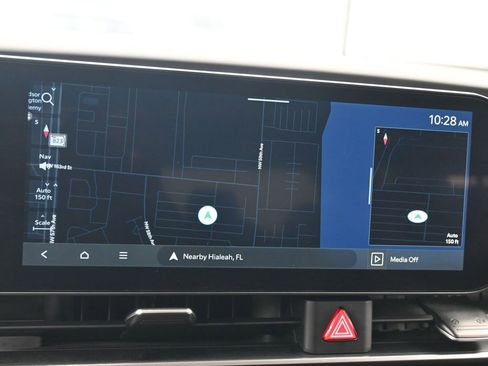 Used 2025 Kia Carnival image 19