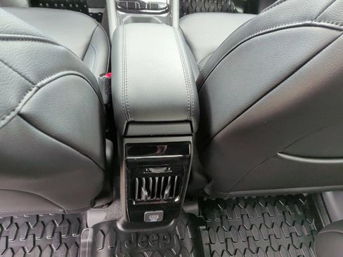 New 2026 Jeep Compass Latitude AWD/4WD image 36