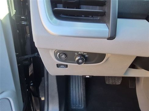 Certified 2023 GMC Terrain SLE w/ Driver Convenience Package image 17