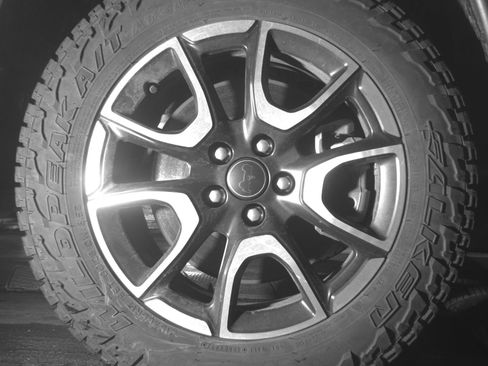 Used 2025 Jeep Compass Trailhawk AWD/4WD image 13