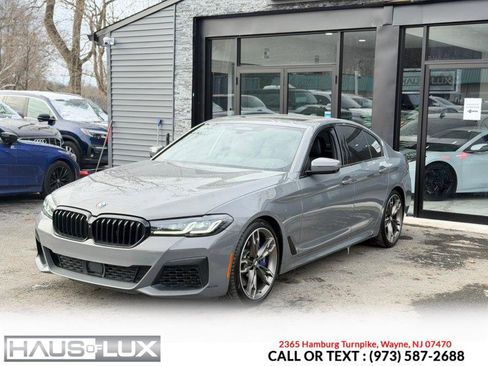 Used 2022 BMW M550i xDrive w/ Executive Package image 4