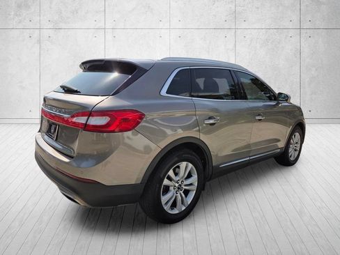 Used 2017 Lincoln MKX Premiere FWD image 5