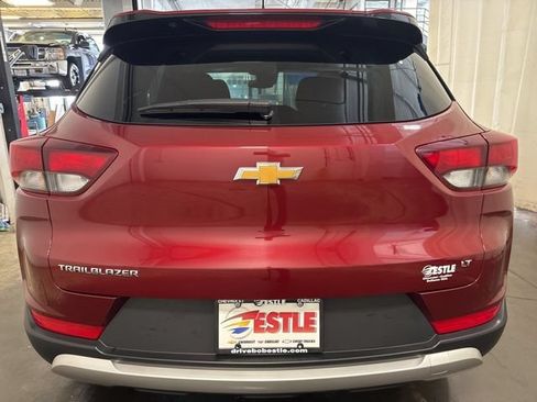 Used 2023 Chevrolet TrailBlazer LT w/ Convenience Package FWD image 5