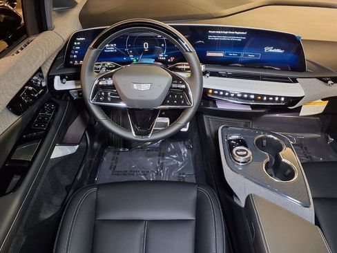 Used 2026 Cadillac Optiq Luxury 1 image 11